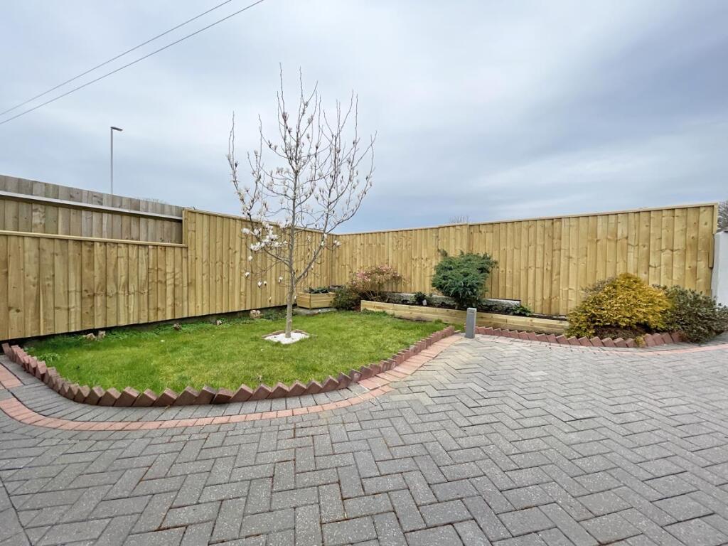 Crownhill Road 273 - Front Garden.jpg