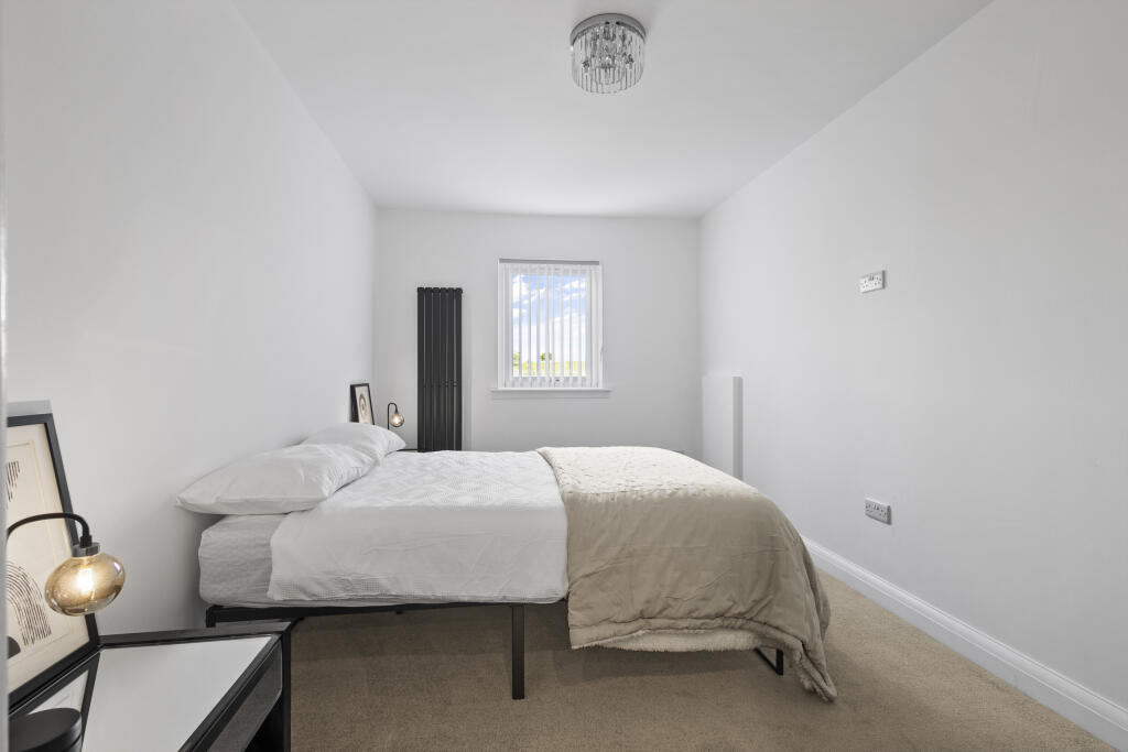 21 Riverside Gardens (10 of 100)