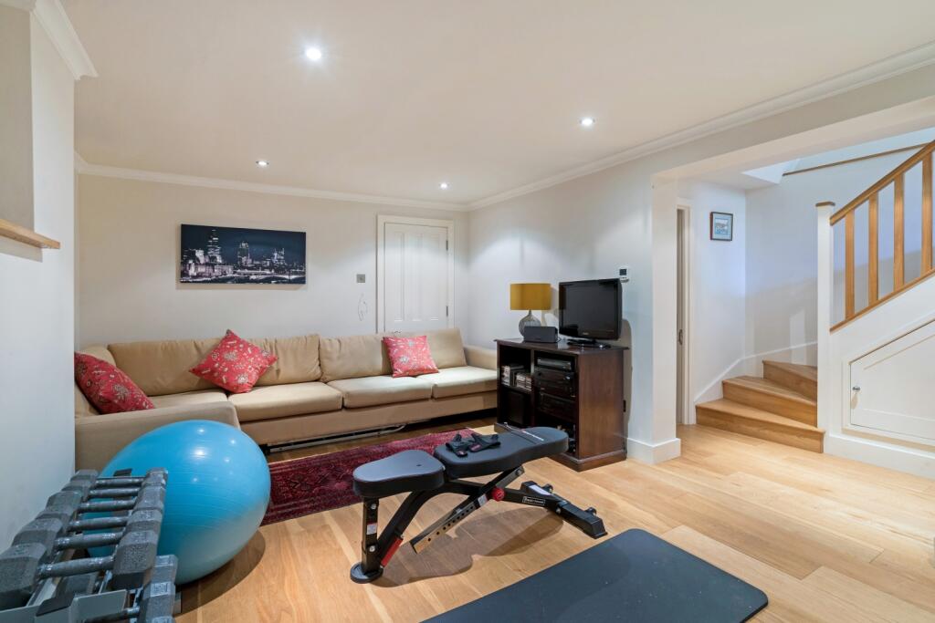 Gym or Snug
