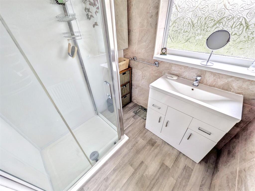 Shower Room.jpeg