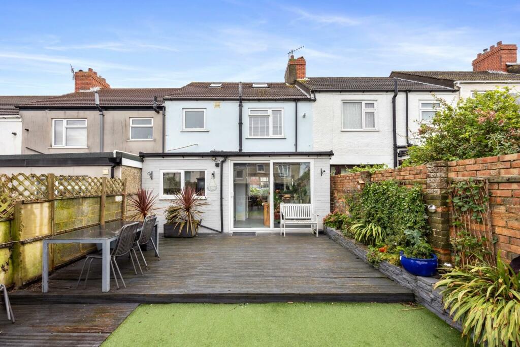 rear garden (2).jpg