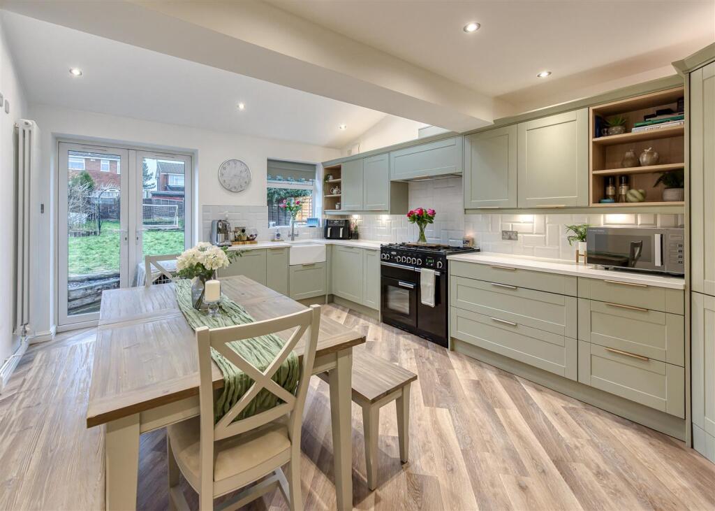 18 Charters Avenue-kitchen1.jpg