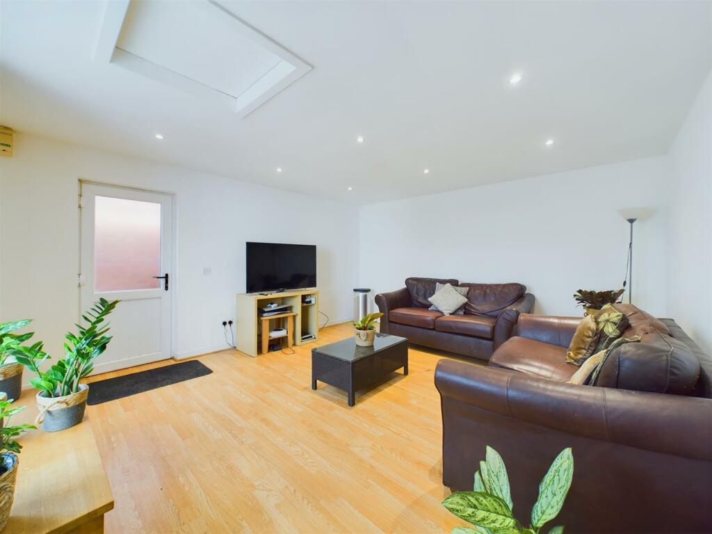 CAM01993G0-PR0133-ST