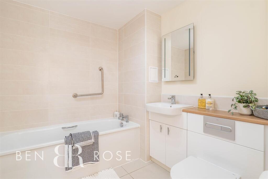 Master Ensuite