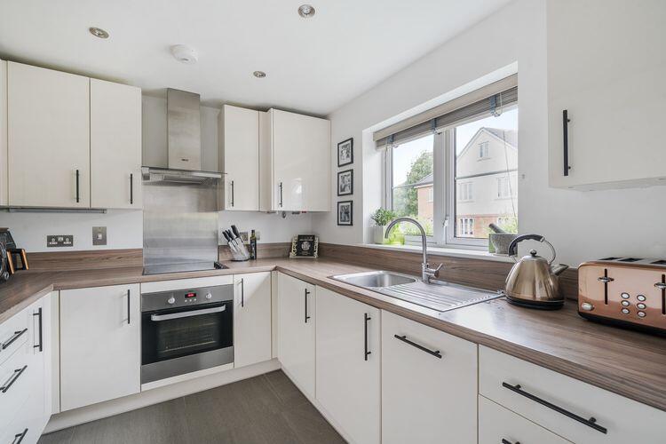 1301407 19 6836fff072853