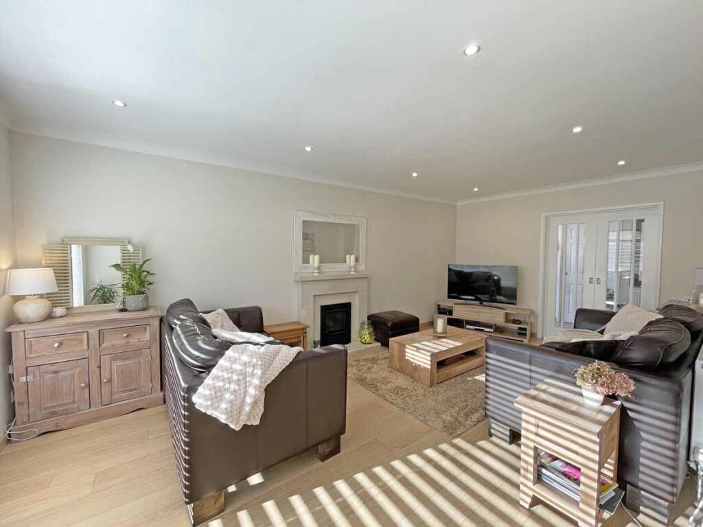 Upland Drive 104 Lounge 2.jpg