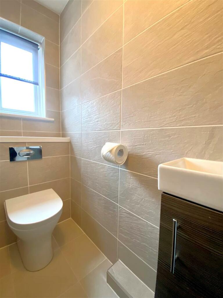 toiler.jpg