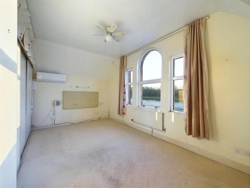 8 - Detached House for Auction, Sea Mills.jpg
