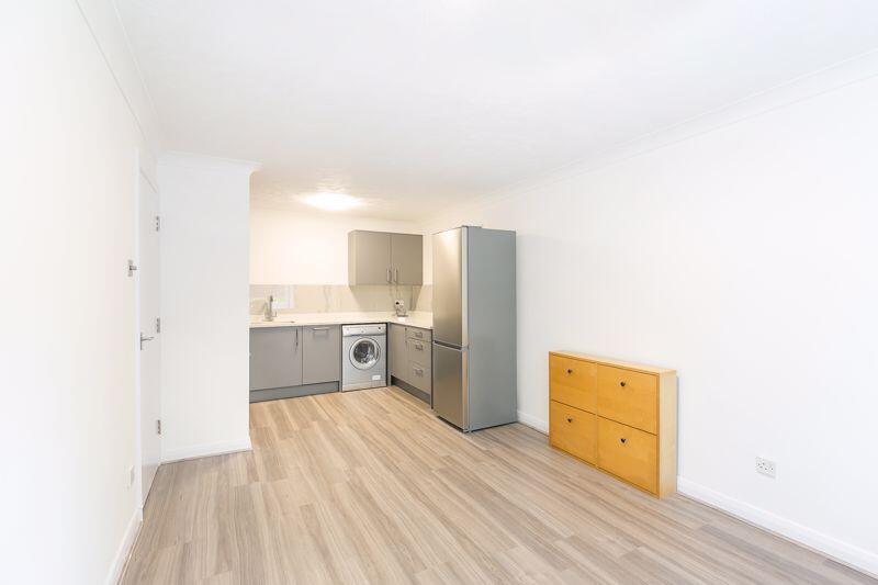 Kitchen/ Living Room