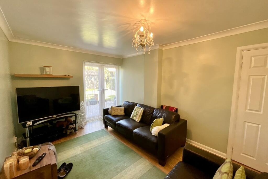 2nd reception room/p