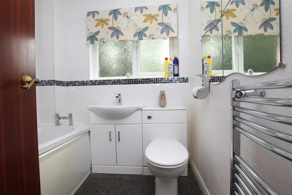Bathroom.JPG