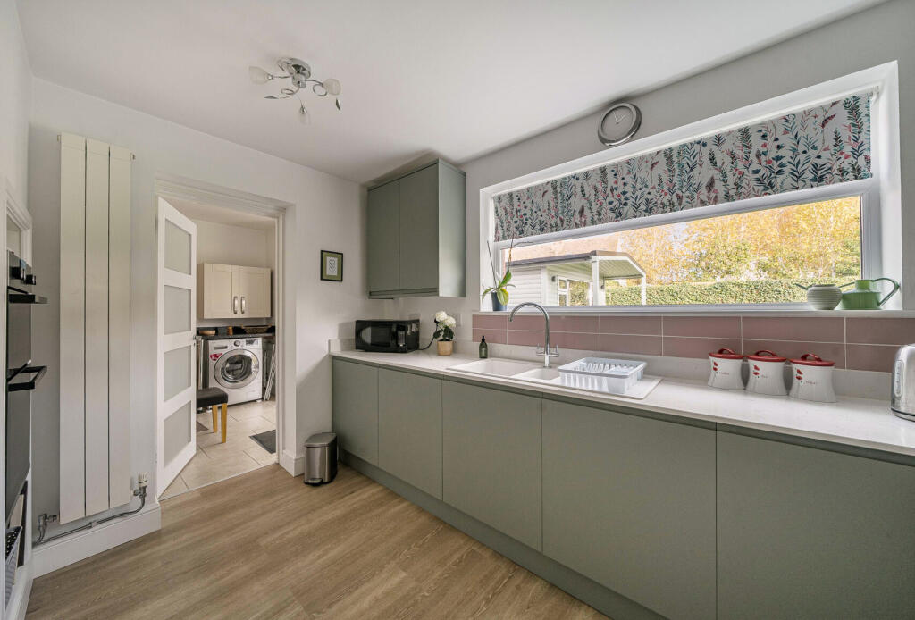 1374344-7-6900db4...