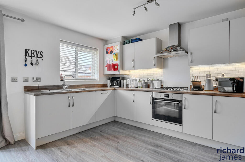 38b0941aed4342f19191a0caba93e5b4