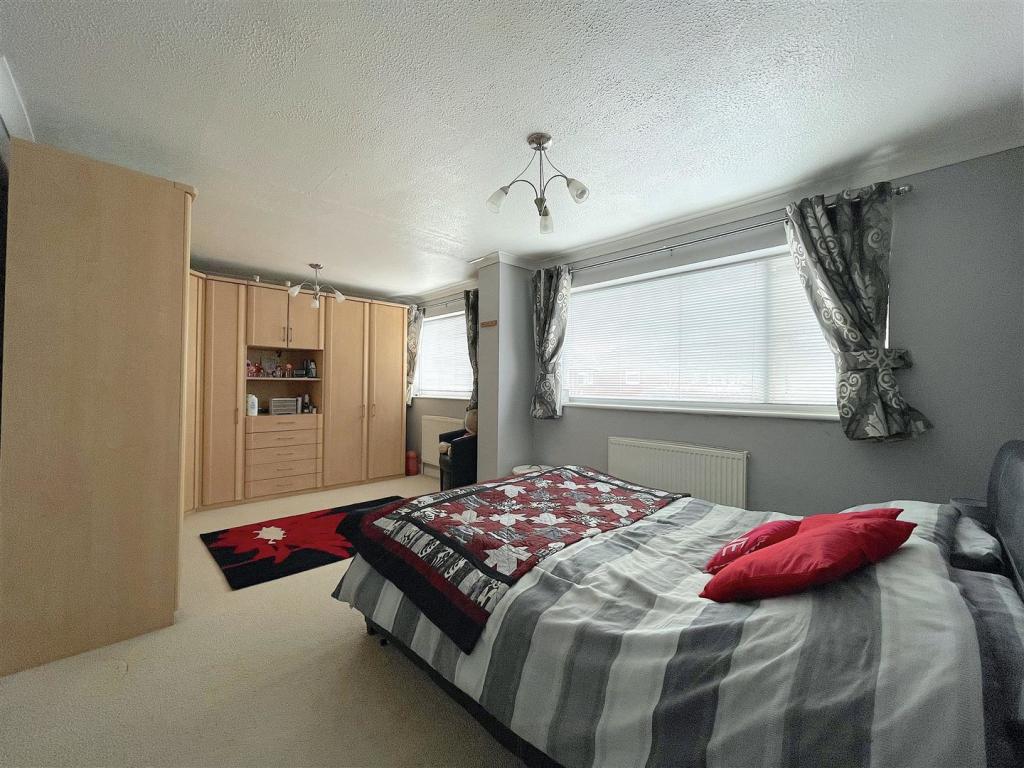 Bedroom One (1).jpeg