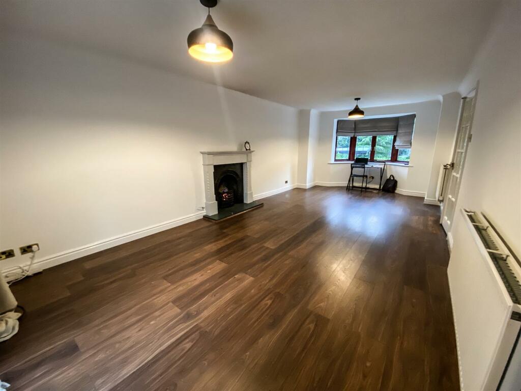14 Longthorpe Close Littleover-4027.jpg