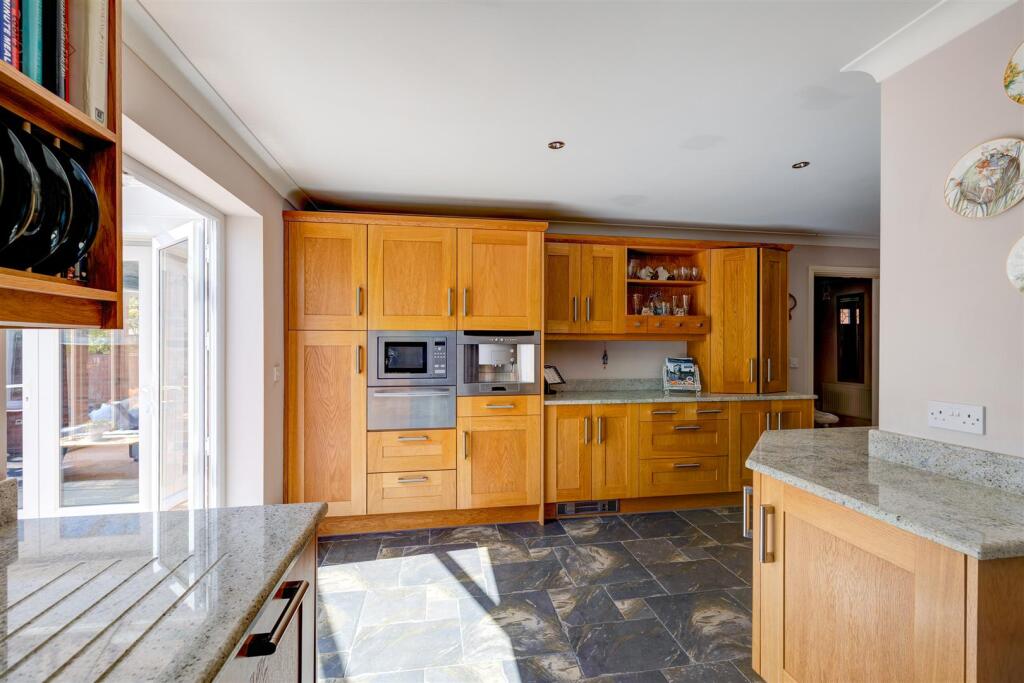 3 Creswell Drive LE67 2AG
