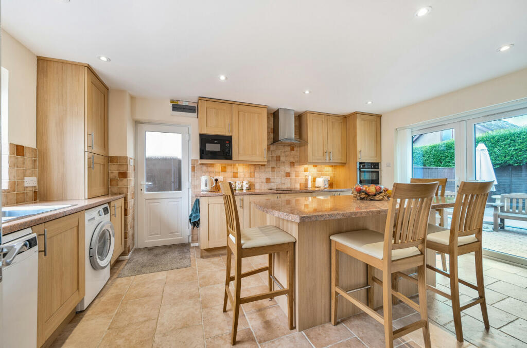 Kitchen/Breakfast Rm
