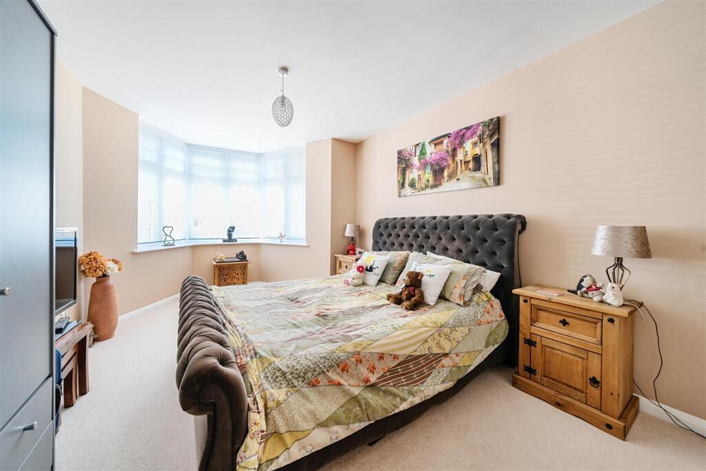 Flat 4, 10 High Street, Gayton (16).jpg