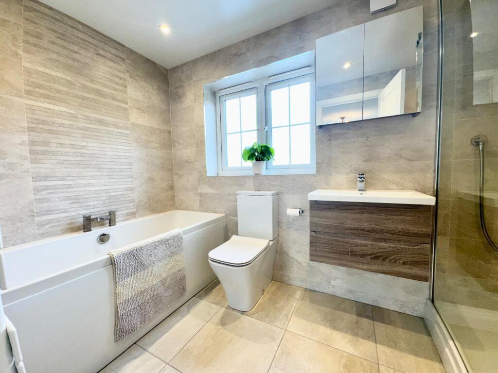 En-suite Bathroom