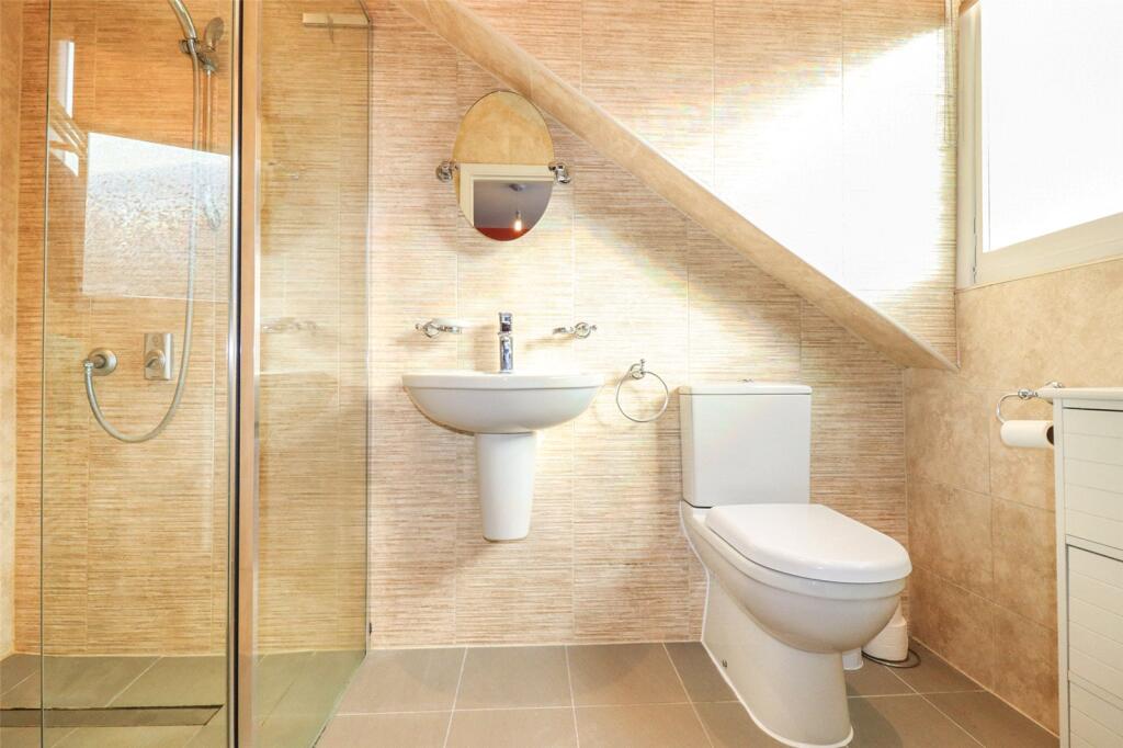 2nd En-Suite Shower