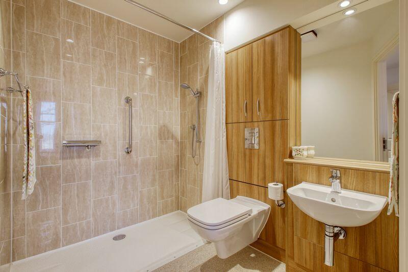 Luxury ensuite shower room to bedroom