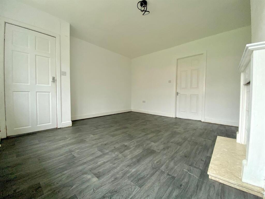 Bramleys Estate Agents - Greave House Drive - Ludd