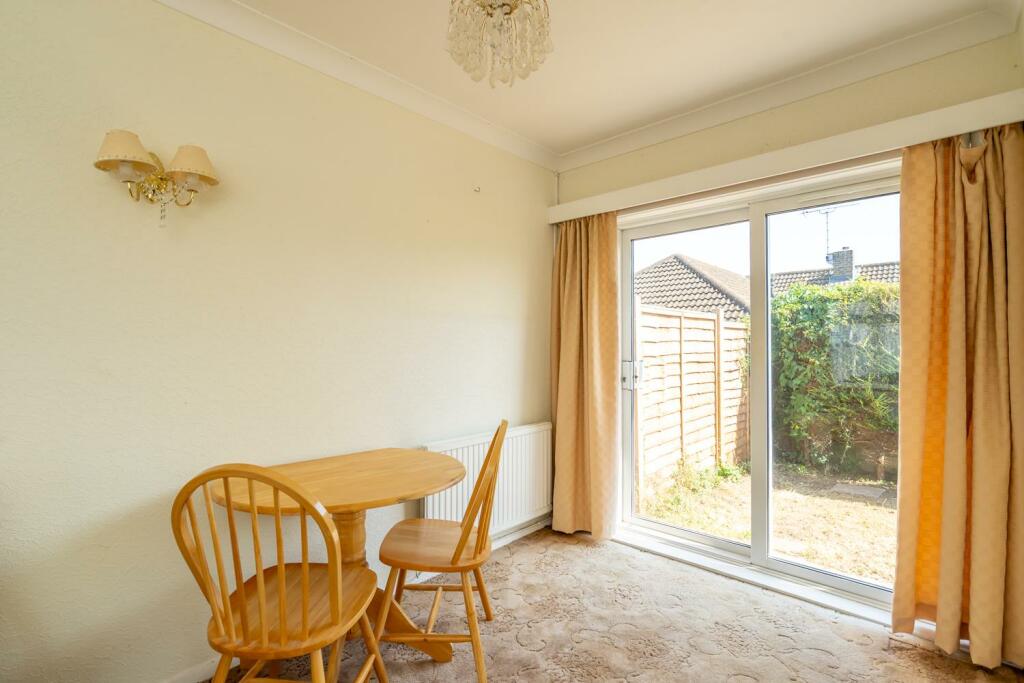 Lounge - Photo 3.jpg