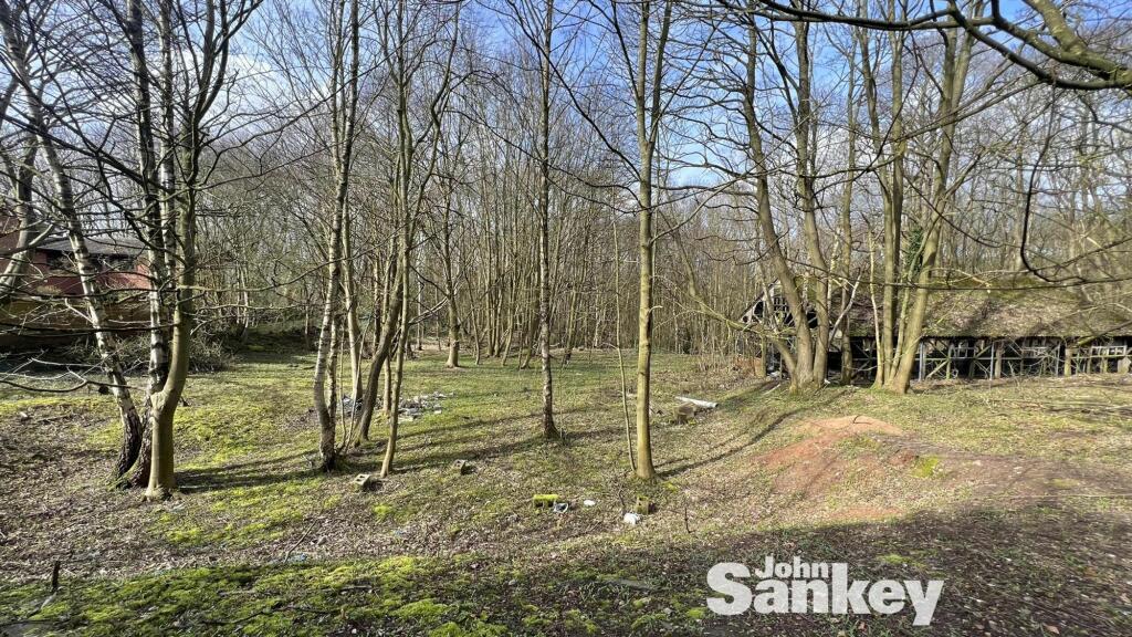 Land Adj Clipstone Dr _2394.jpg