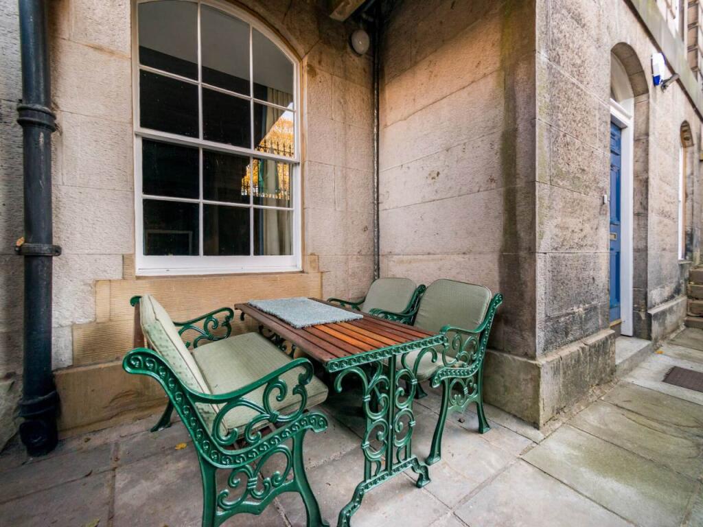 61025_38B-RoyalTerr-