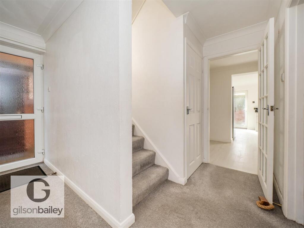 24AylesburyClose-29.jpg
