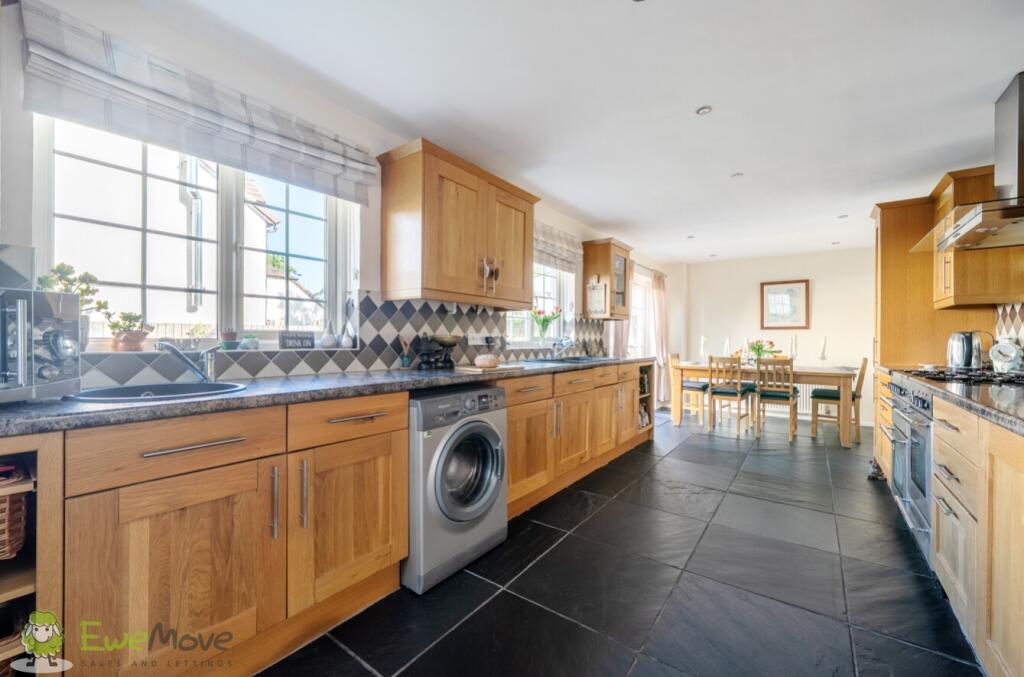 00feaca7-f335-4bb0-afb3-fb22e87b700b