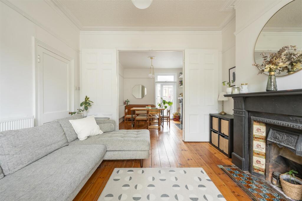 Second Avenue E12