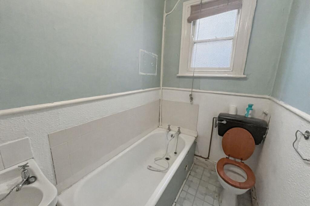 65 Burntwood Lane, London SW17 0AJ