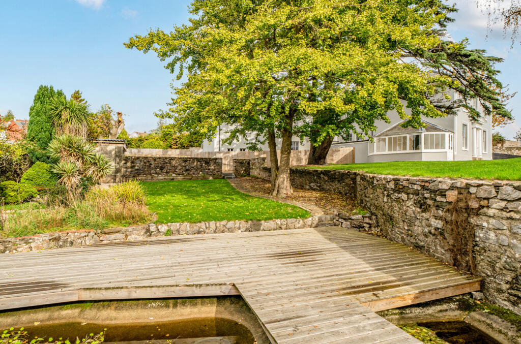 1371578-24-68f793...