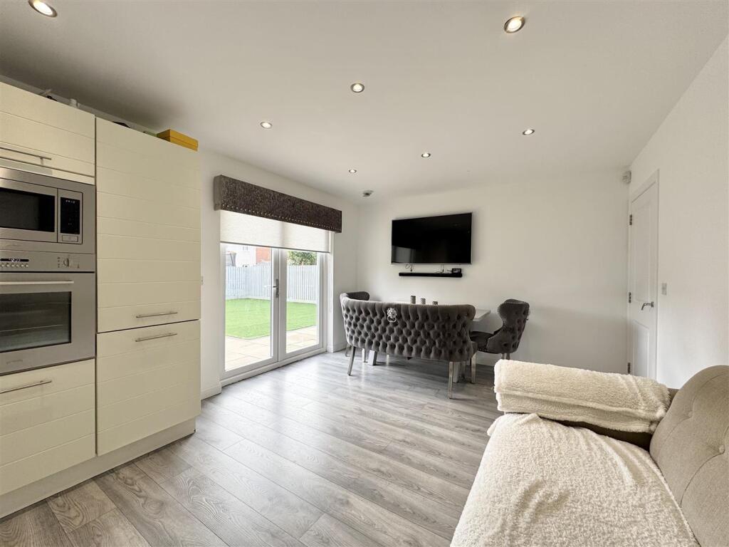 Kitchen/Dining