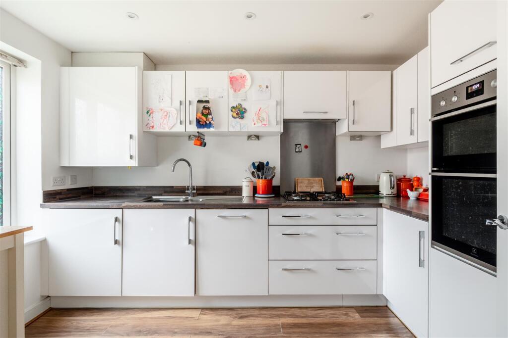 4 Hawthorn Lane-2.jpg