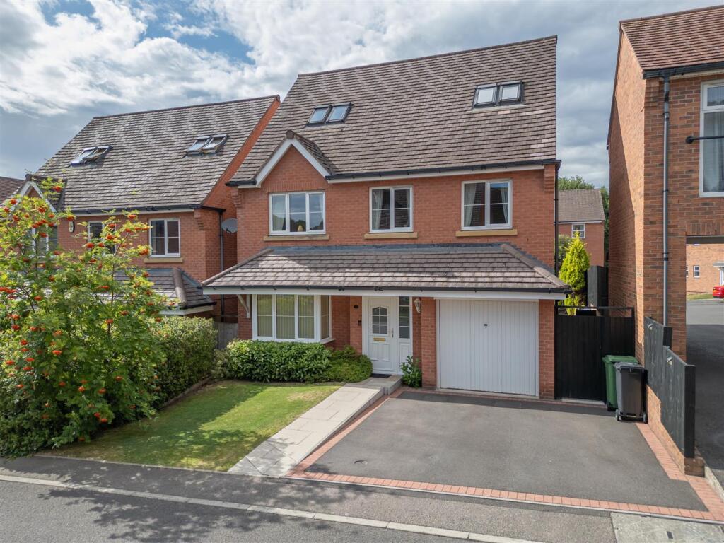 Smalman Close Stourbridge 1.jpg