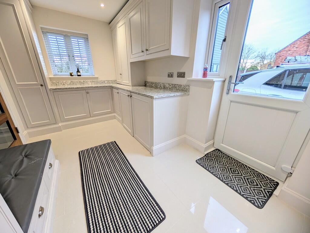 PXL_20251209_1148...