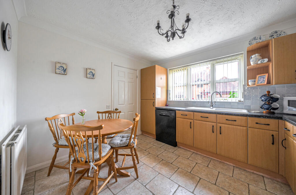 1-1303744-1-683d9...