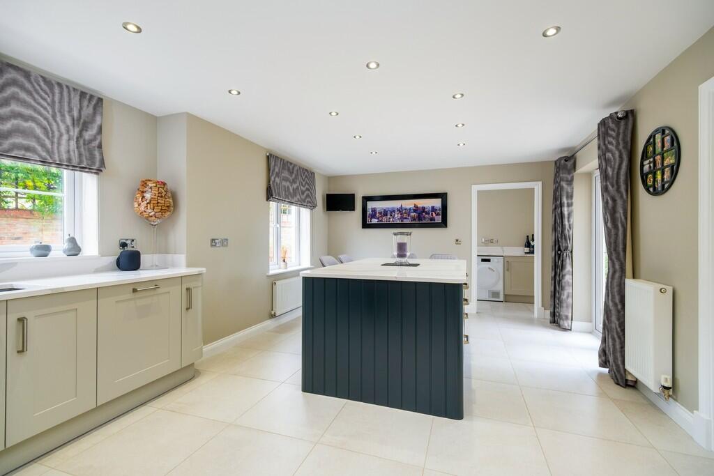 1400px_Fixed_4 Sh...