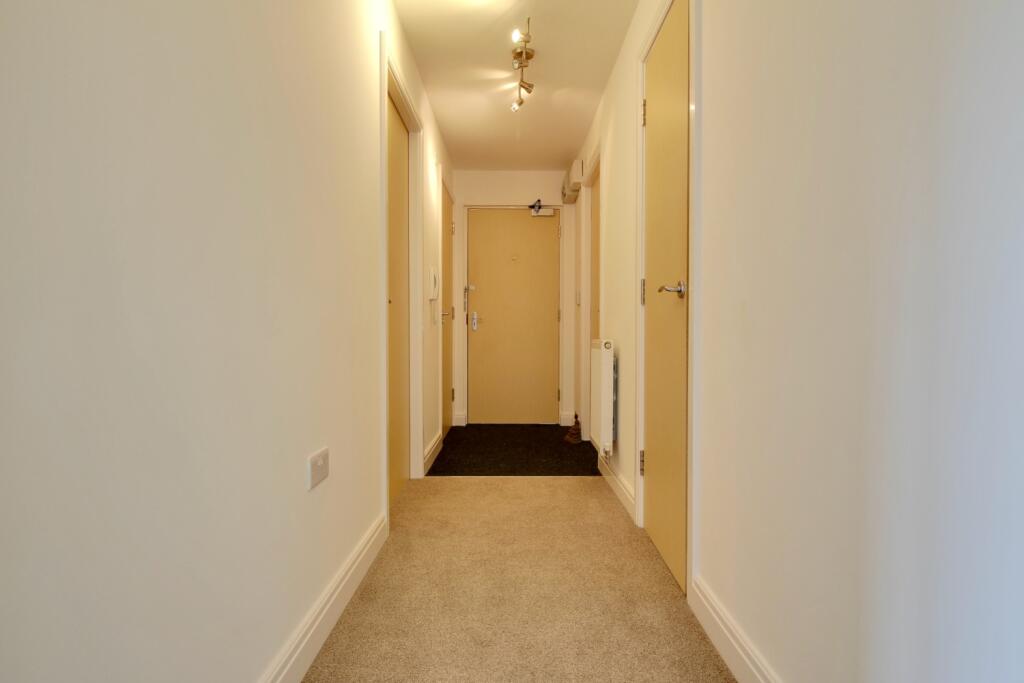 Entrance Hall - Gus Critchlow EweMove Hinckley