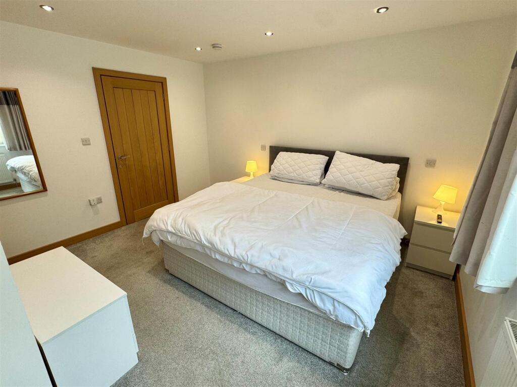 Caledonian House Bedroom 2