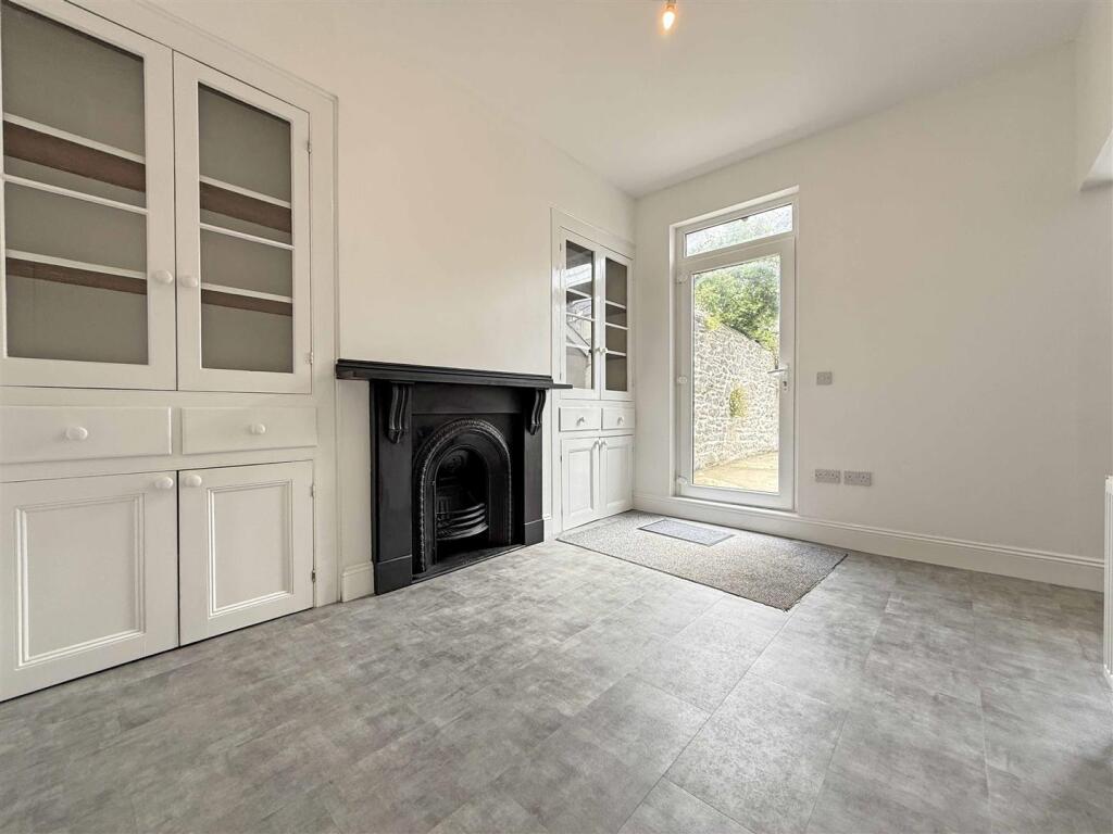 Craven Avenue 24 - Dining Room.jpg