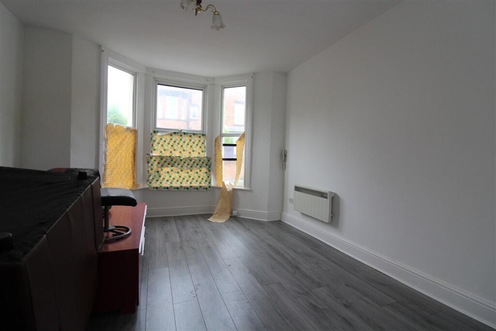 IMG 6864  Medium  T202510171205.jpg