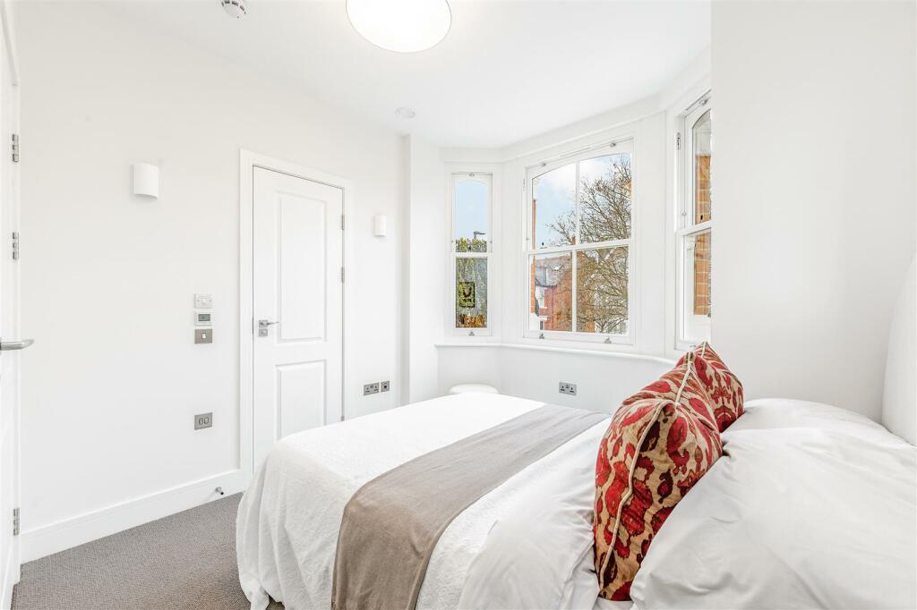 Flat 4 -  8 Twyford Avenue-11.jpg