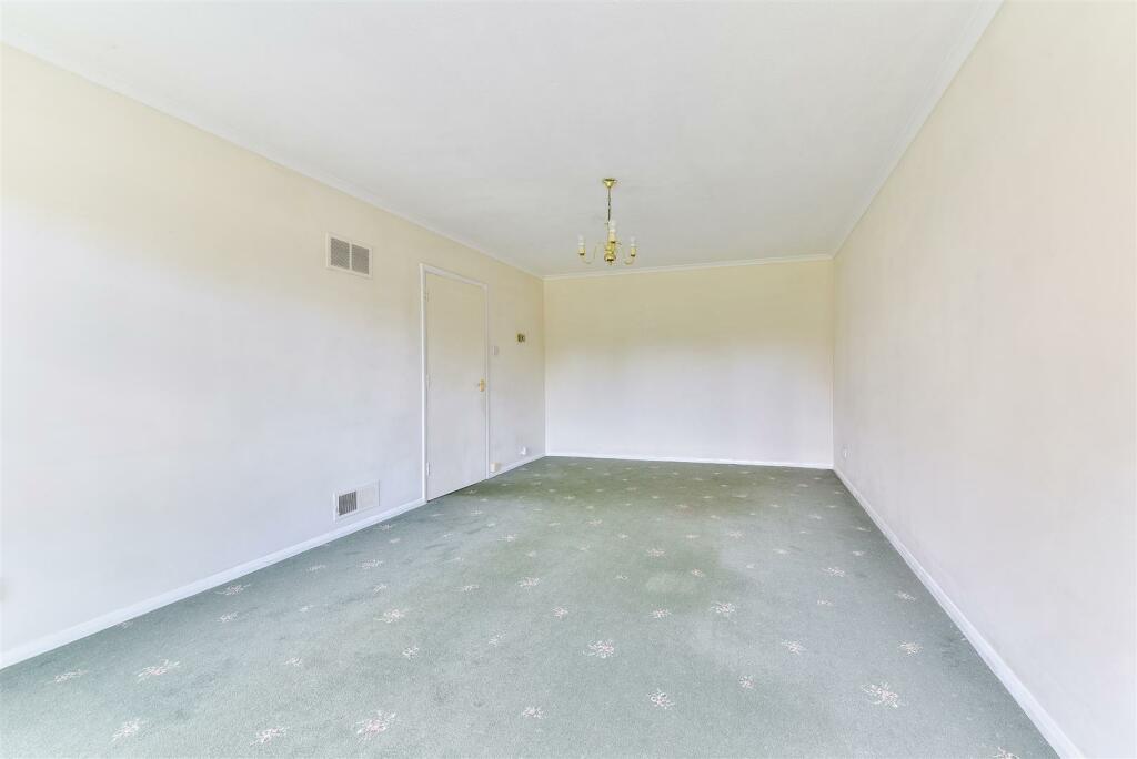 HOLLY COURT, 18- (11).jpg