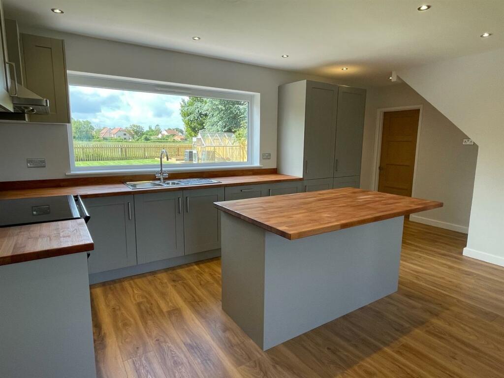 Kitchen3.jpg