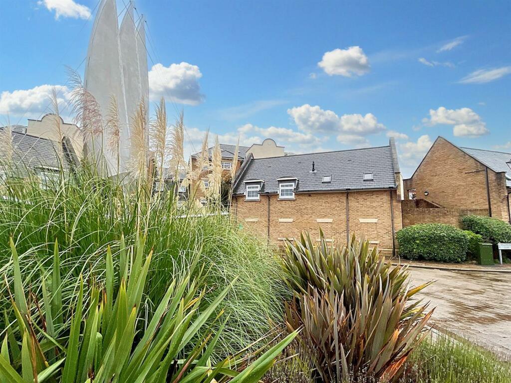 PHOTO-2024-10-21-13-39-42 (00D).jpg