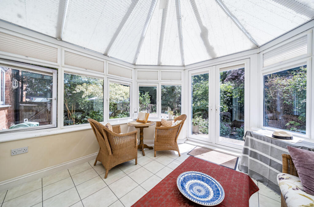 1300468-39-683dbe...