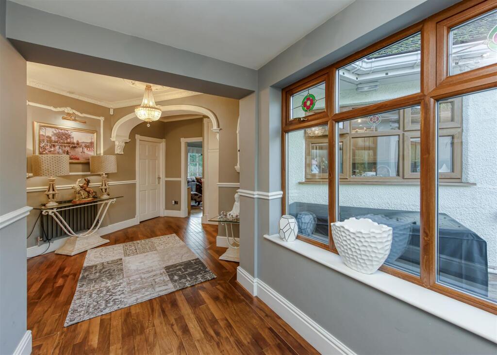 1 Woodthorne Road-hall3.jpg